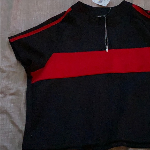 Crop top - Picture 3 of 3